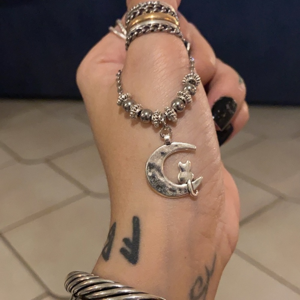 Cat moon jewelry . Silver plated moon & cats . Boho earrings & necklace set - Picture 8 of 9